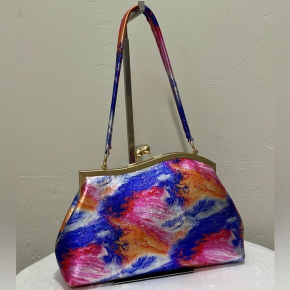 Iridescent Genuine Leather Handmade Kisslock Wave Shaped Clutch/Crossbody - Picture 1 of 14